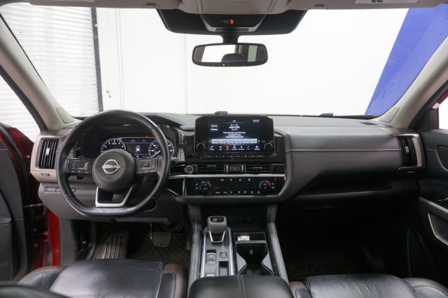 Vehicle image 15 of 45