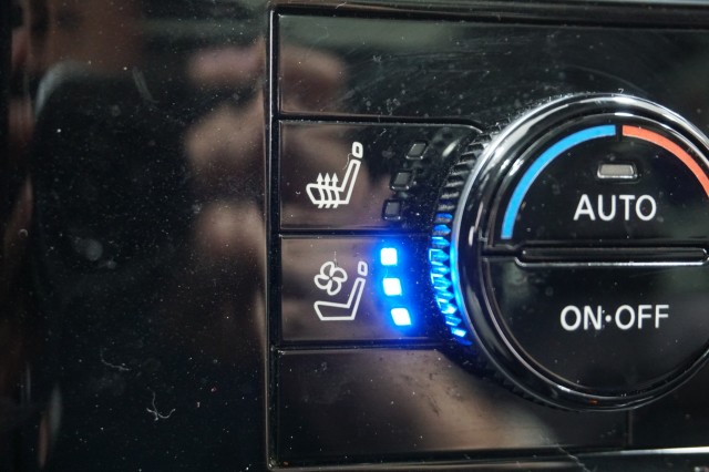 Vehicle image 18 of 45