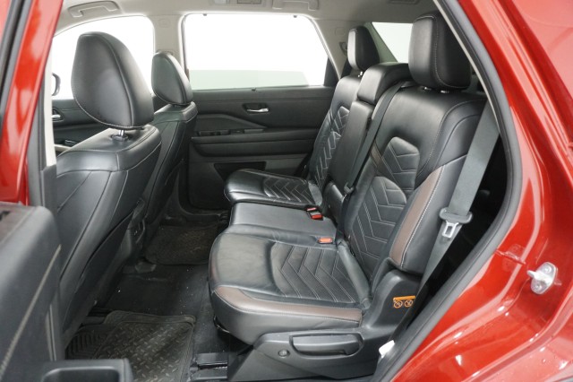 Vehicle image 14 of 45