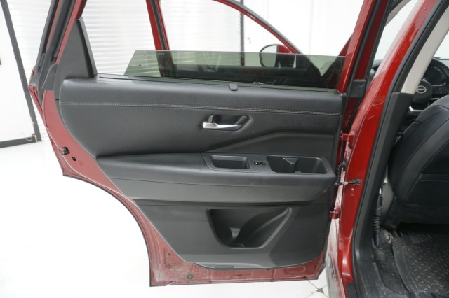 Vehicle image 24 of 45