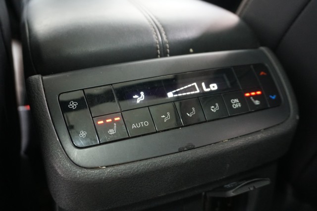 Vehicle image 34 of 45