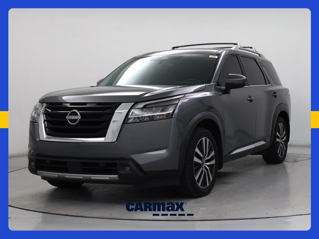 2022 Nissan Pathfinder Platinum Image 1 of 24
