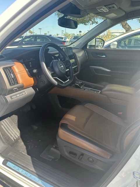 Vehicle image 6 of 7