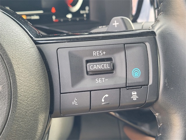 Vehicle image 17 of 35