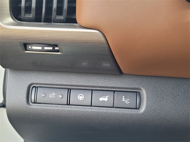 Vehicle image 27 of 35