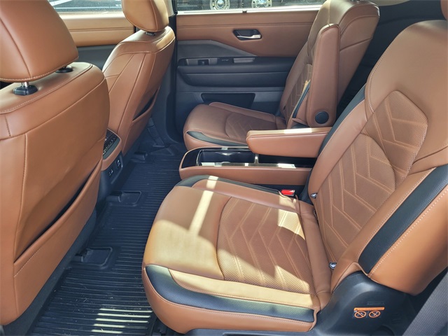 Vehicle image 9 of 35