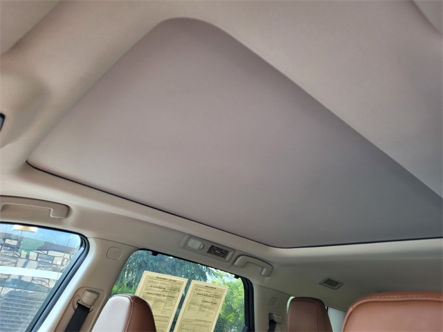 Vehicle image 8 of 35