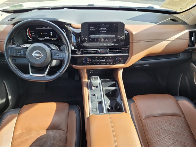 Vehicle image 11 of 35