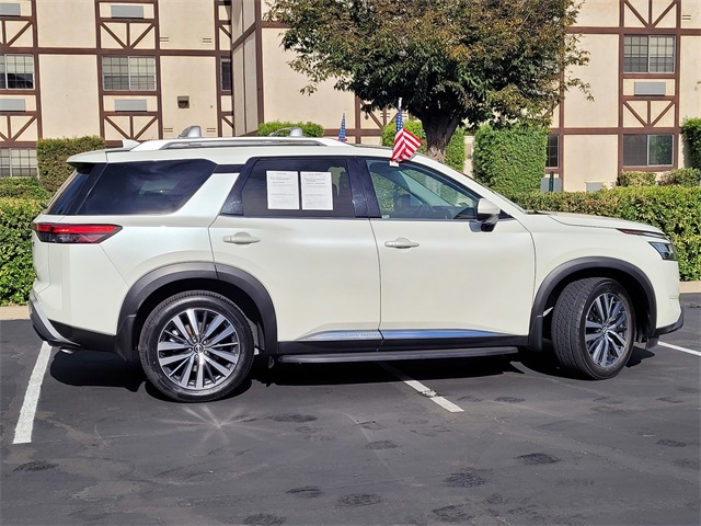 Vehicle image 4 of 35