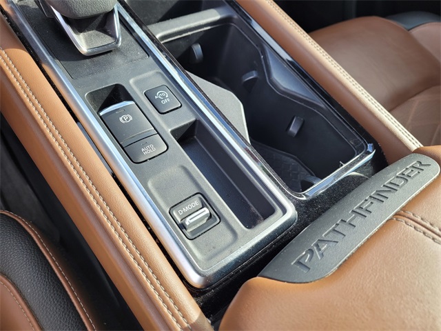 Vehicle image 25 of 35