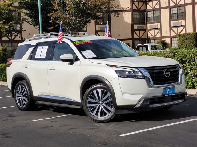 Vehicle image 2 of 35