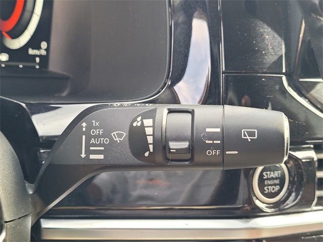 Vehicle image 19 of 35