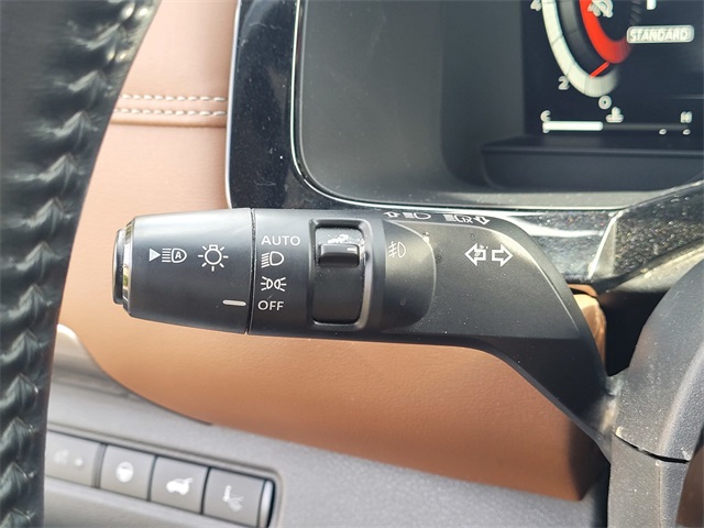 Vehicle image 18 of 35