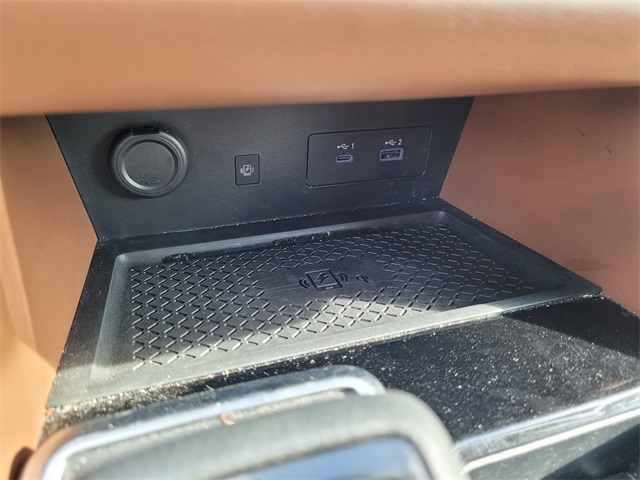 Vehicle image 23 of 35