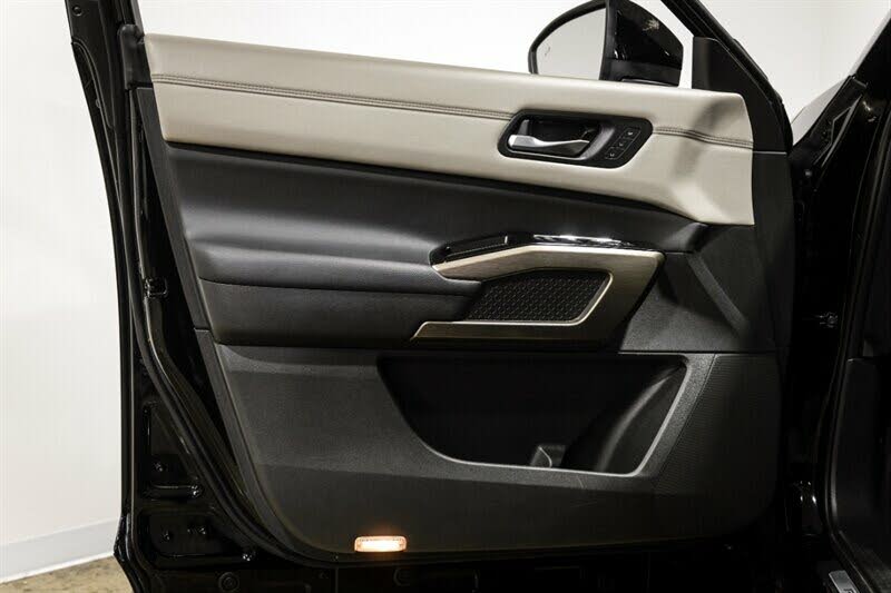 Vehicle image 37 of 58