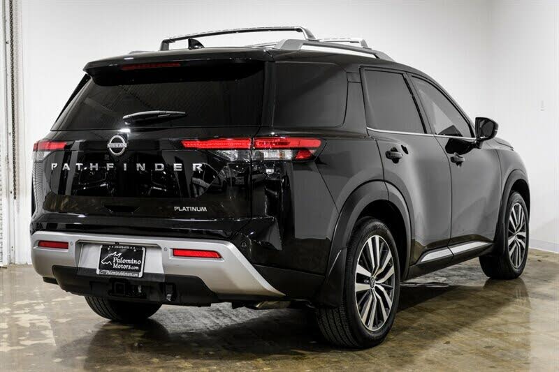 Vehicle image 4 of 58