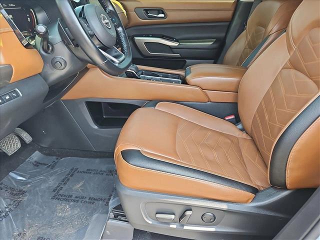 Vehicle image 17 of 27
