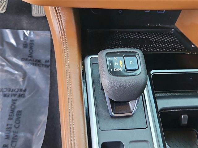 Vehicle image 13 of 27