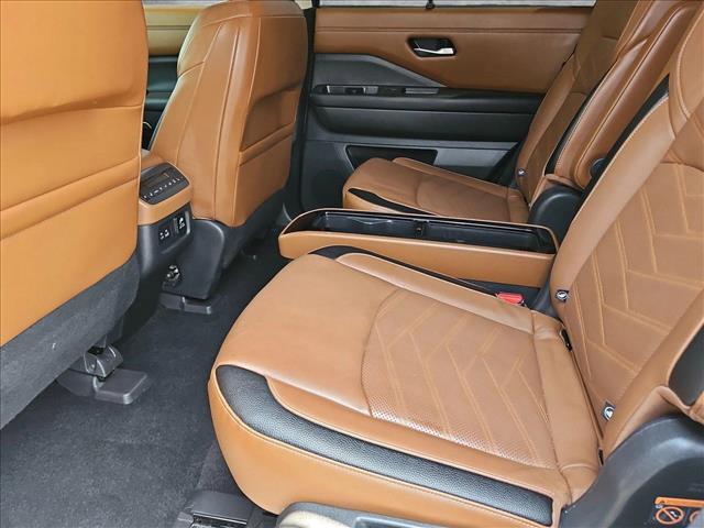 Vehicle image 19 of 27