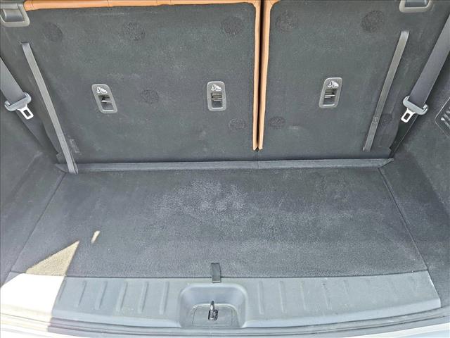 Vehicle image 10 of 27