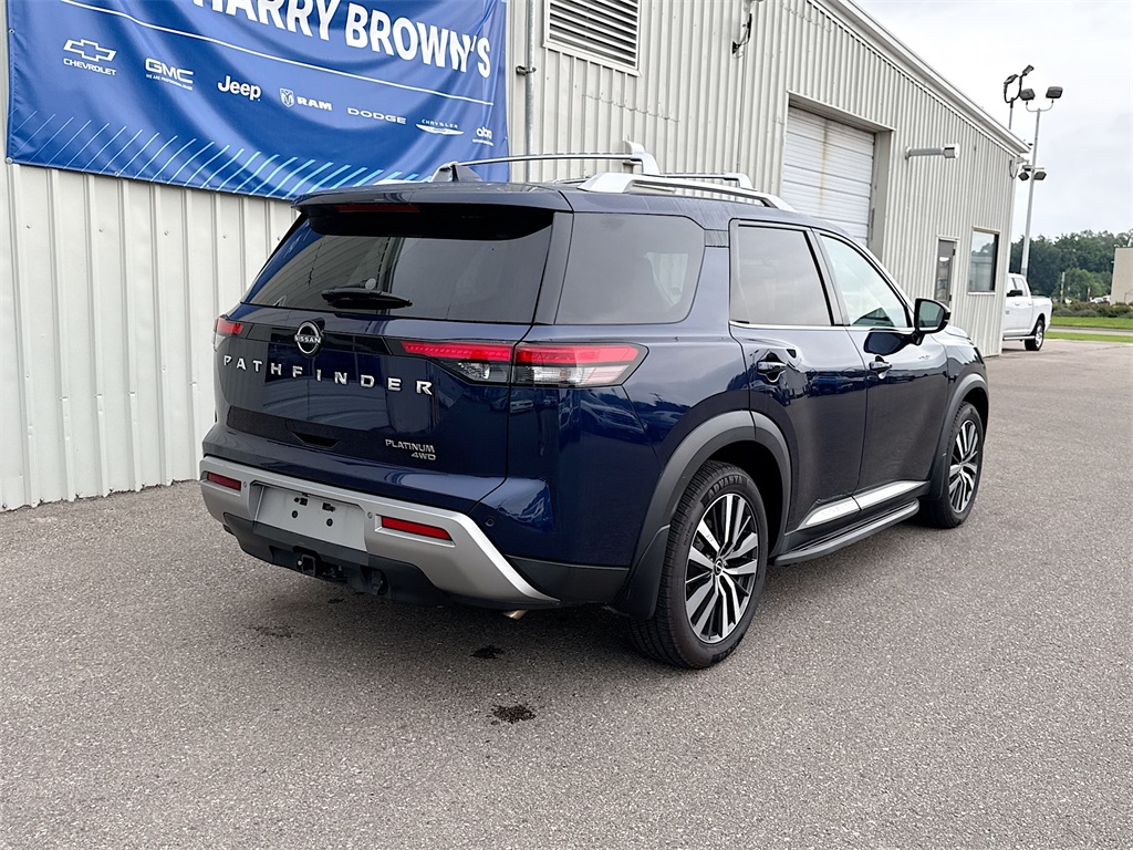 Vehicle image 4 of 10