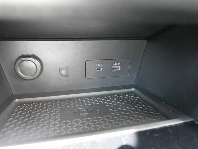 Vehicle image 33 of 36