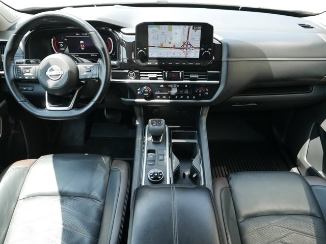Vehicle image 10 of 36