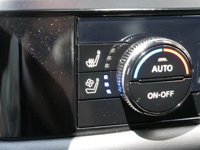 Vehicle image 28 of 36