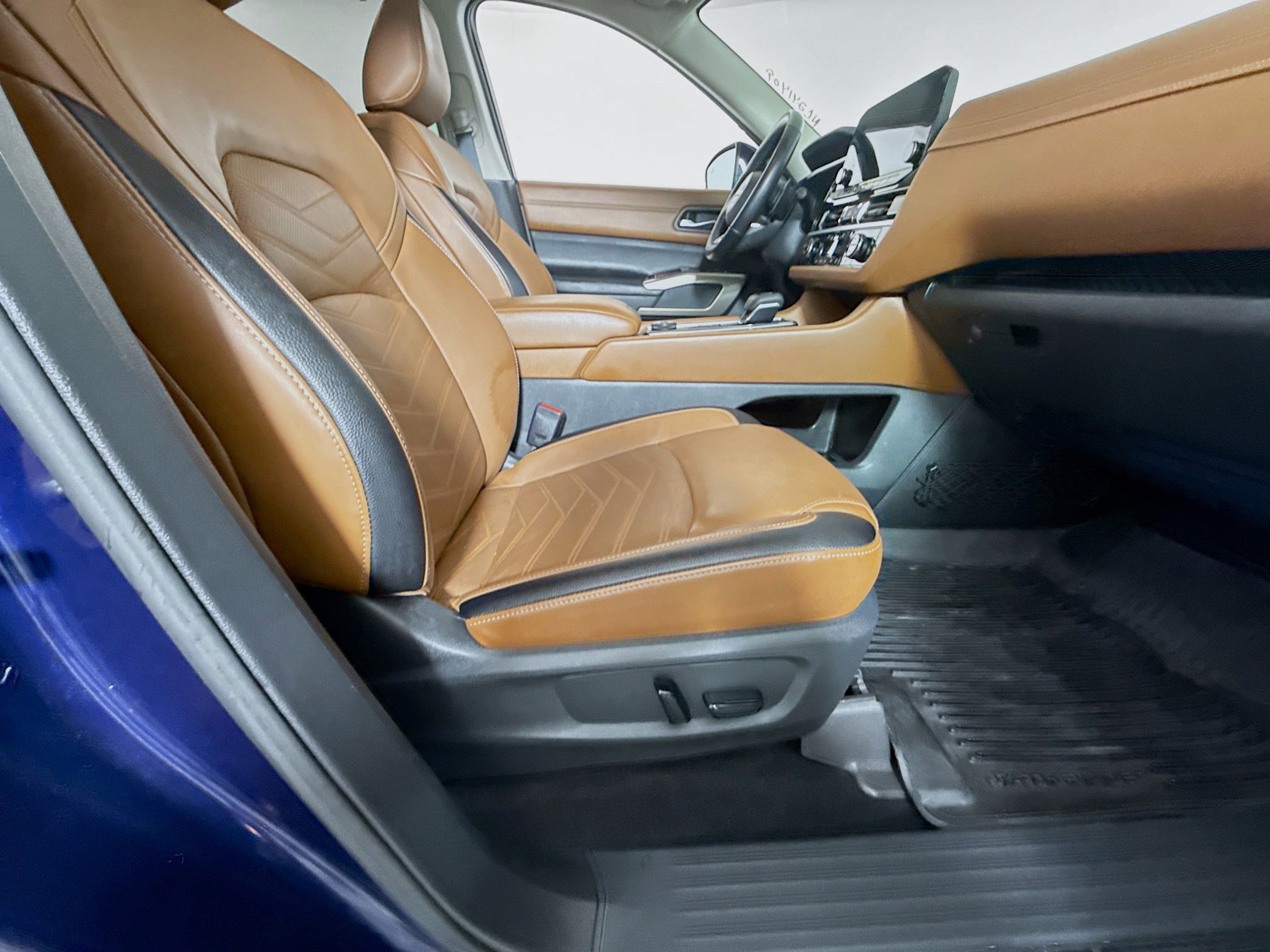Vehicle image 29 of 41