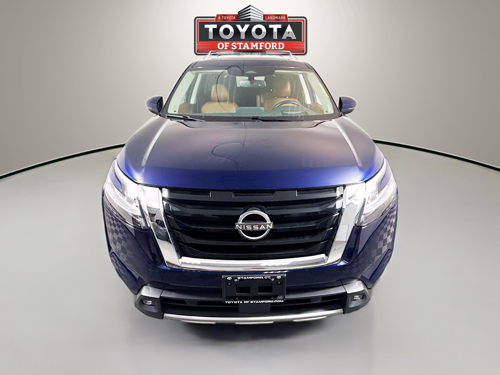 Vehicle image 2 of 41