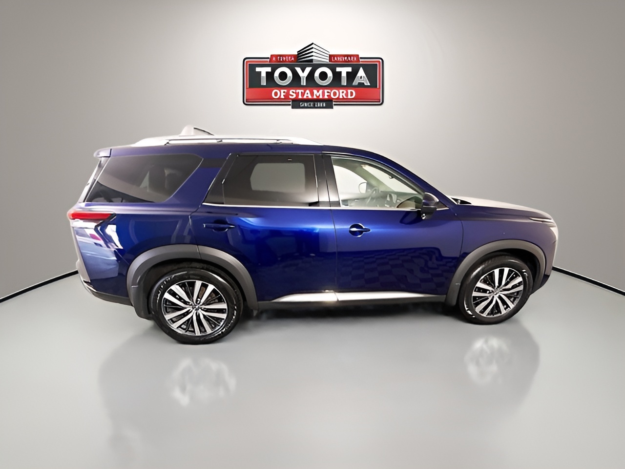Vehicle image 38 of 41