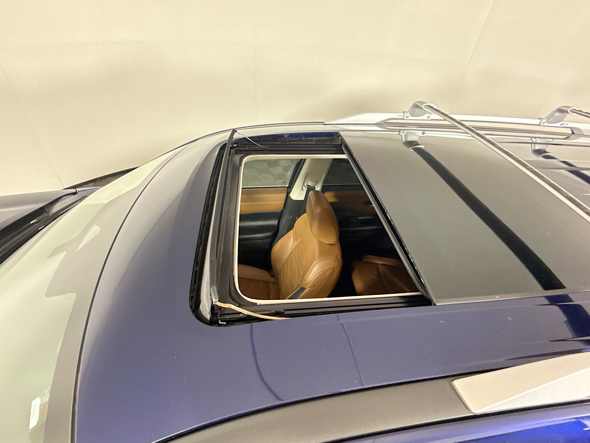 Vehicle image 14 of 41