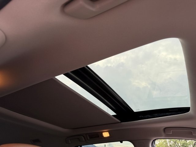 Vehicle image 19 of 38