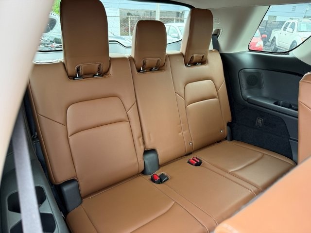 Vehicle image 10 of 38