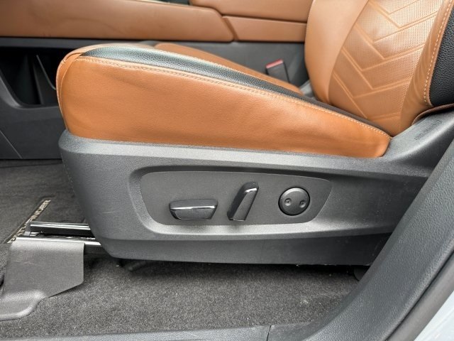 Vehicle image 31 of 38