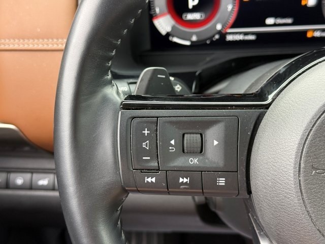 Vehicle image 32 of 38