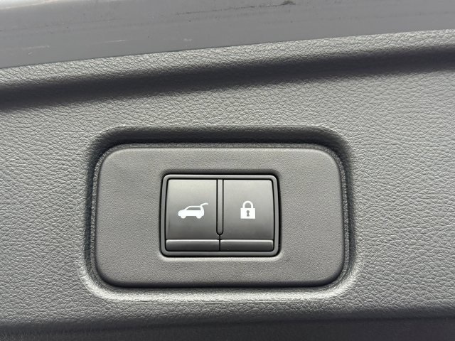 Vehicle image 29 of 38