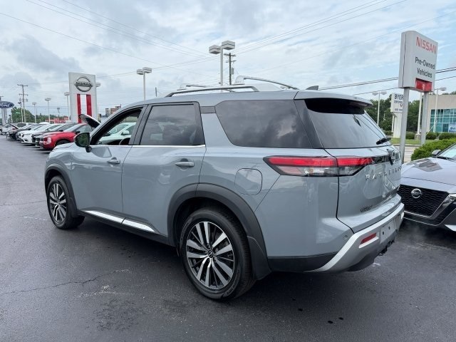 Vehicle image 5 of 38