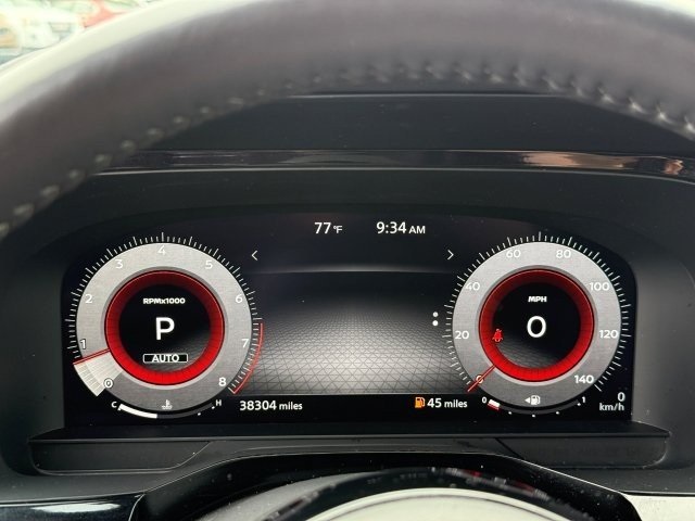 Vehicle image 21 of 38