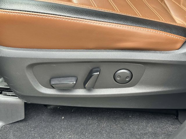 Vehicle image 15 of 34