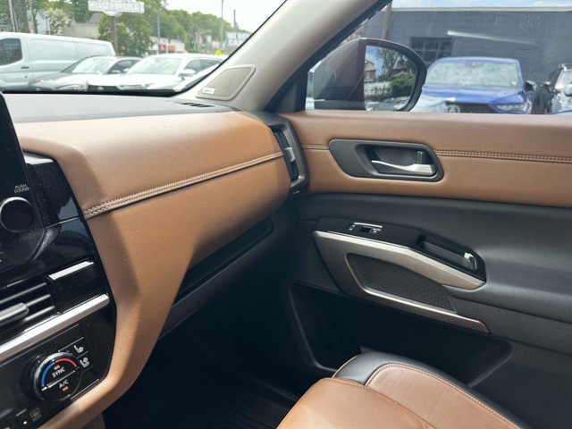 Vehicle image 26 of 34