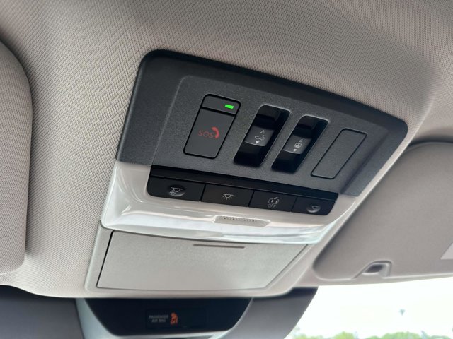 Vehicle image 29 of 34