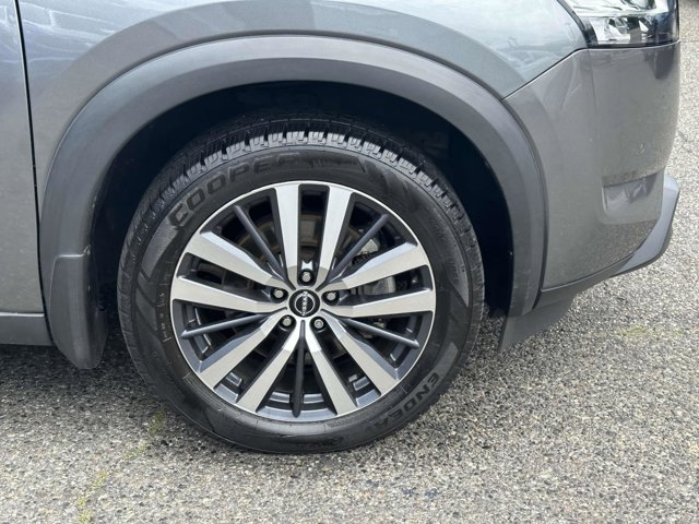 Vehicle image 10 of 34