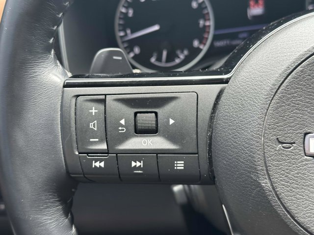 Vehicle image 23 of 34