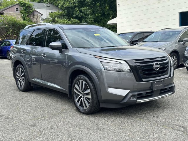 Vehicle image 3 of 34