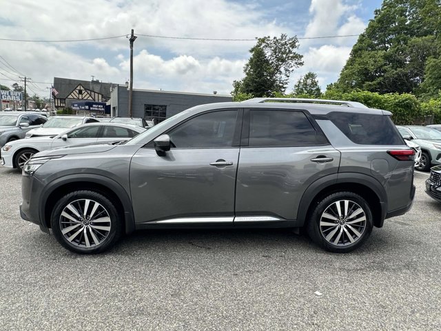 Vehicle image 8 of 34