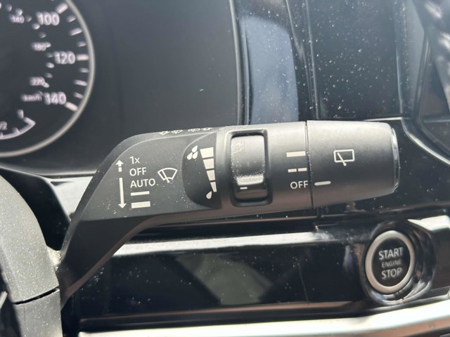 Vehicle image 24 of 34