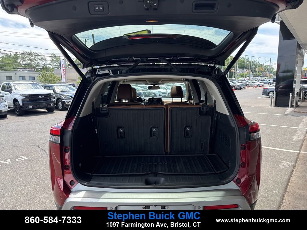 Vehicle image 27 of 29