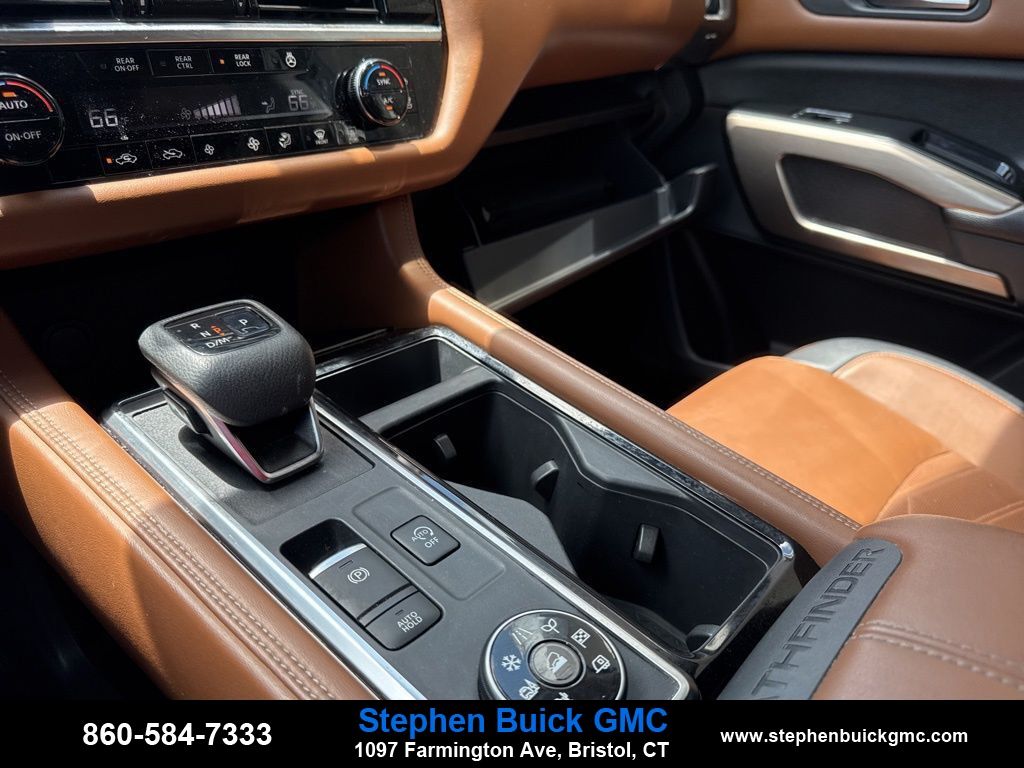 Vehicle image 21 of 29