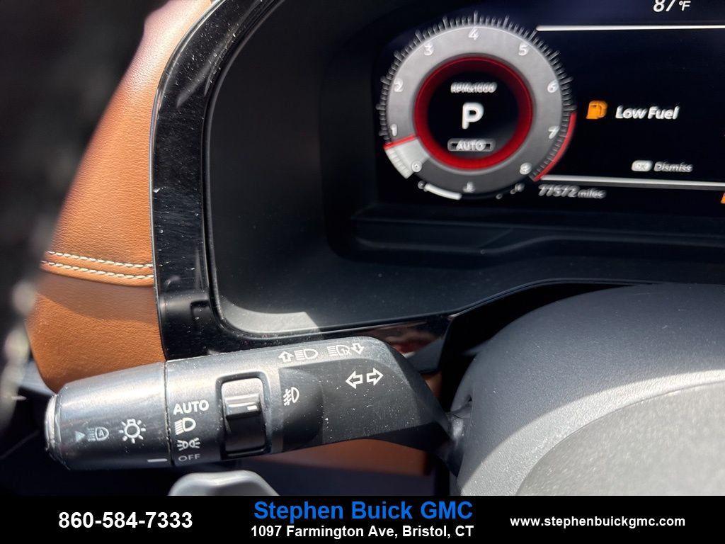 Vehicle image 20 of 29